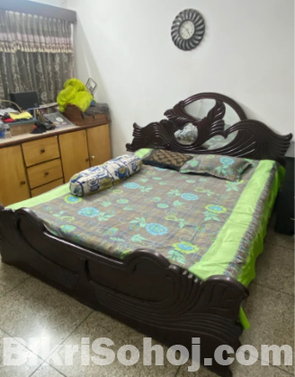 King bed with mattress